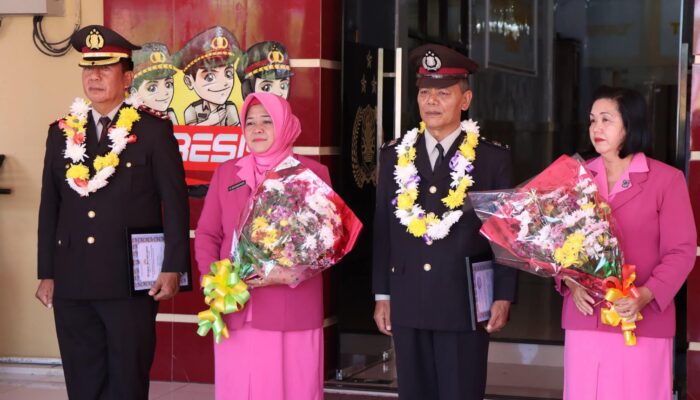 Momen Hari Bhayangkara 79, Kapolres Tapteng Lepas Purna Bhakti Waka Polres Tapteng dan 1 Bintara Tinggi