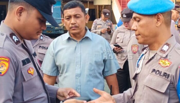 Tidak Terlibat Judi Online, Si Propam Polres Pematangsiantar Cek HP Personil