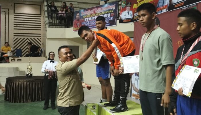 Mathius Enoni Telaumbanua Persembahkan Emas Pertama untuk Gunungsitoli di Kejuaraan Tinju Amatir Provinsi