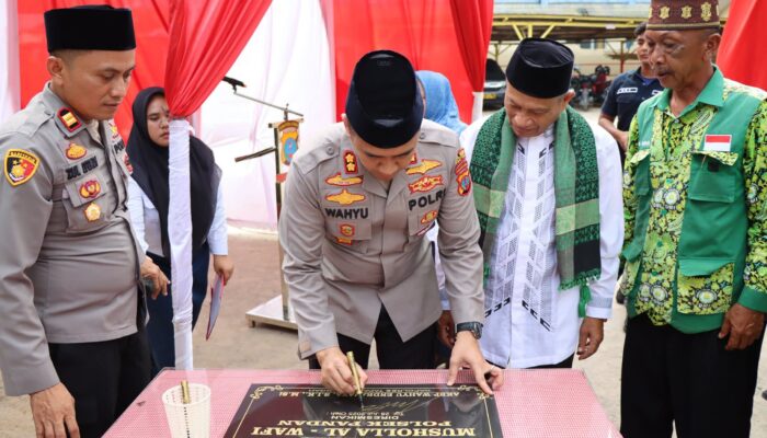 Kapolres Tapanuli Tengah Resmikan Mushola Al-Wafi di Polsek Pandan