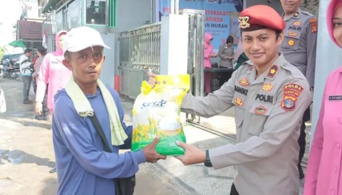 Polri Untuk Masyarakat: Polresta Samarinda bersama Bulog Gelar Gerakan Pangan Murah