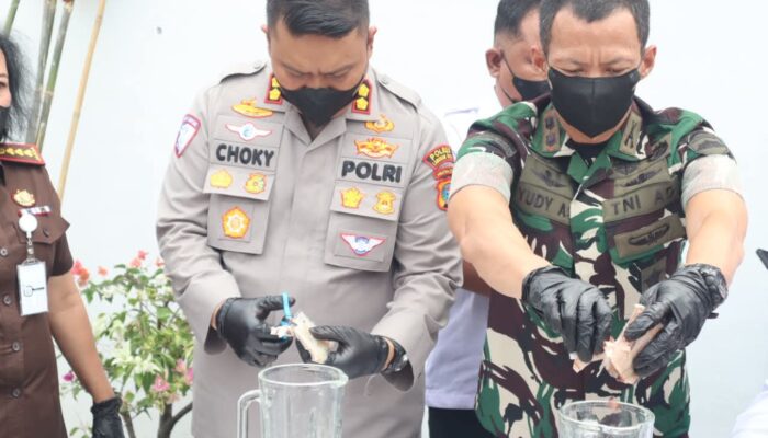 AKBP Choky dan Forkopimda Musnahkan Barang Bukti