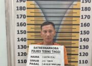 Satresnarkoba Polres Tebing Tinggi Tangkap Residivis Pengedar Sabu Dipinggir Jalan