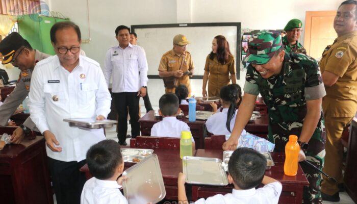 Wakil Wali Kota Gunungsitoli Hadiri Launching Program Makan Bergizi Gratis (MBG) untuk Anak Sekolah