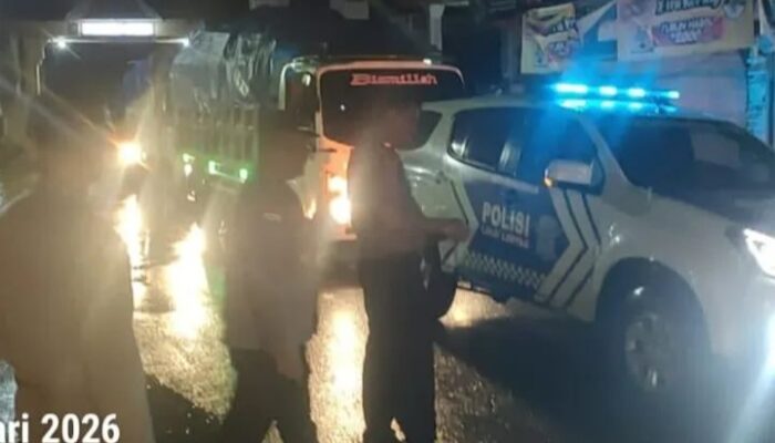 Polsek Mardingding Monitoring Patwal Bantuan Sembako Wakapolri Lintasi Wilayah Tanah Karo