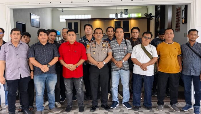 Kapolsek Medan Tuntungan Pererat Sinergi dengan Wartawan Lewat Coffee Morning