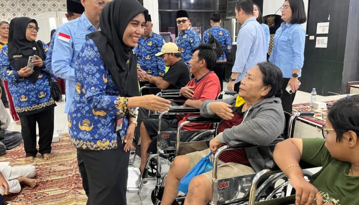 Pemko Tanjungbalai Serahkan 20 Alat Bantu Bagi Penyandang Disabilitas